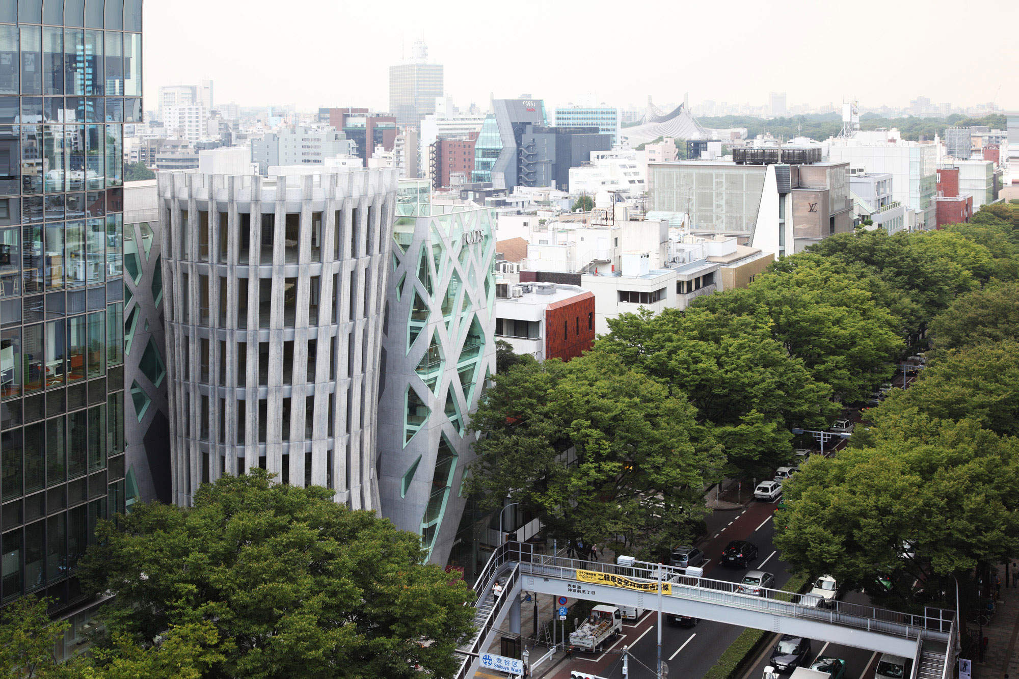 Omotesando Keyaki Building in Tokio